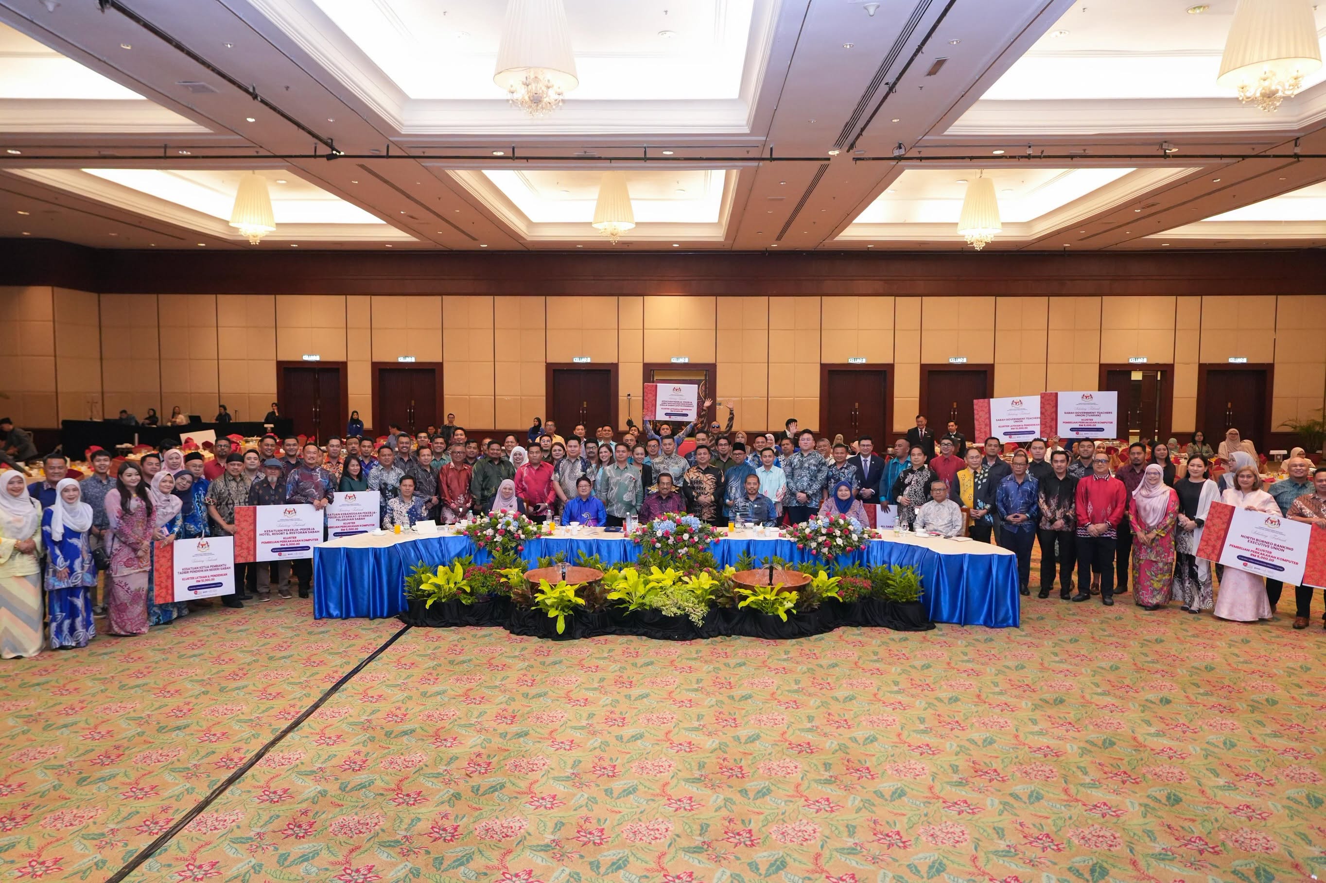 MAJLIS PENYERAHAN GERAN PROGRAM HAL EHWAL KESATUAN SEKERJA (PHEKS) 2026 PERINGKAT SABAH